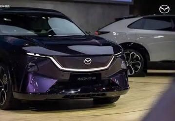 Mazda, «взорвавшая» перегретый рынок. Меняющую оттенок Mazda EZ-60 с запасом хода 1300 км заказали уже более 30 000 человек