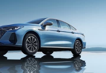 Дешевле — только даром. Седан Chery Fulwin A8 размером с Toyota Camry, расходом 4,55 л/100 км и запасом хода 1400 км оценили в 11 тыс. долларов