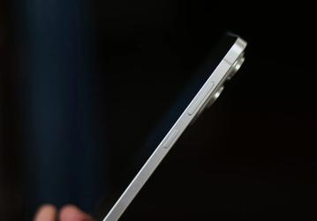 Samsung Galaxy S26, Galaxy S26 Plus и Galaxy S26 Ultra станут тоньше и получат улучшенную камеру с 3-кратным оптическим зумом