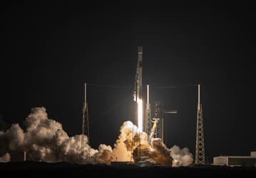 SpaceX отправила на орбиту четырёхтонный «космический смартфон»