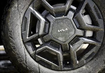 Kia действительно возвращается в Россию? Корейская компания ищет специалиста по локализации производства в России