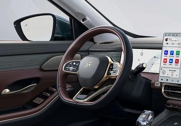 Одноклассник Skoda Kodiaq и Volkswagen Touareg — вдвое дешевле и может ездить без бензина. Chery представила гибридный Jetour X90 C-DM