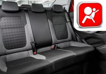 Lada Iskra получила ряд опций, которые ранее не применялись на других моделях АвтоВАЗа. После начала продаж стало известно о системе оповещения о непристёгнутых ремнях безопасности задних пассажиров