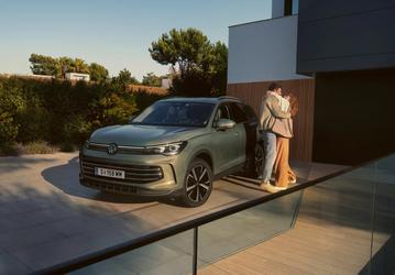 В Россию прибыла партия новейших Volkswagen Tiguan. Есть бензиновые и дизельные версии, R-Line и Tiguan Allspace