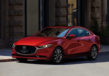 В России начали продавать Mazda3 2025: всего 2,1 млн рублей под заказ, в наличии — за 3,3 млн рублей