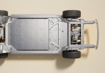 Представлен первый «не гибрид» от Li Auto. 6-местный Li Auto i8 получился большим, комфортным, мощным и… думающим