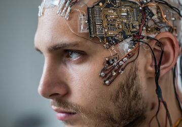 «Если у кого-то случаются припадки, Neuralink может их остановить». Илон Маск обещает, что чип вернёт слух, зрение и обоняние, а также допустил, что он может вылечить шизофрению