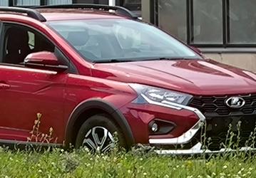 АвтоВАЗ отгружает Lada Iskra дилерам: много SW Cross в максимальной и предмаксимальной комплектации