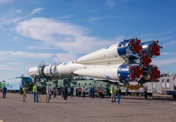 Ракету с грузовиком «Прогресс МС-31» установили на стартовую площадку Байконура