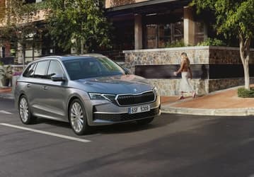 Skoda представила повышение клиренса и металлическую защиту для Octavia и Superb — очень дешёво
