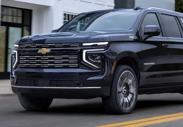 Американская экзотика — как альтернатива «параллельной» Toyota Tundra: в Москву едет огромный Chevrolet Suburban 2025 с экономичным дизельным мотором