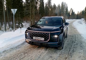 В России будут выпускать аналог Geely Monjaro с 8-ступенчатым «автоматом» и 2,0-литровым мотором. У Soueast S09 есть и полный привод