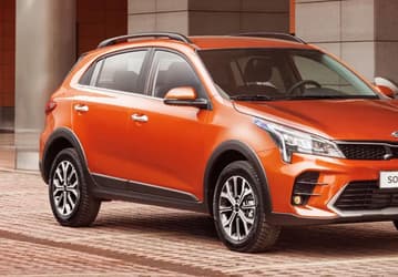 Solaris KRX (Kia Rio X-Line российской сборки) вошел в топ-3 самых популярных хетчбэков в России. Лучше него продается только Lada Granta