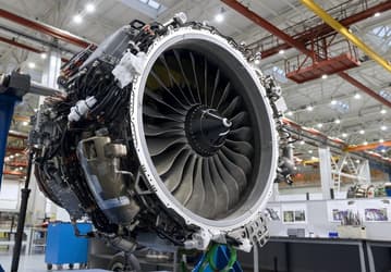Авиадвигатель ПД-8 для Superjet 100 запустят в серию до конца года 