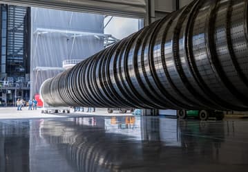 Гигантской ракете — гигантский топливопровод. SpaceX показала топливную магистраль, которая питает 33 двигателя Raptor