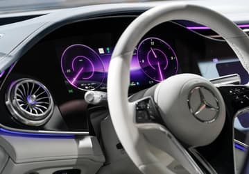 Просчитались, но где? Mercedes-Benz прекращает поставки линейки EQ и снижает цены на электромобили в США