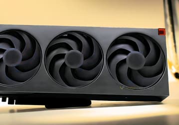 AMD Radeon VII Vega возвращается: китайская Zephyr возродит дизайн Radeon VII в новой видеокарте