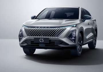 Российские цены цены на популярный кроссовер Omoda C5 переписали: версия с полным приводом подешевела