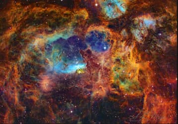 В звездном скоплении NGC 6357 обнаружили уникальный химический процесс. Излучение соседних звёзд ломает воду на части и превращает её в углекислый газ