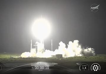 SpaceX успешно запустила 33-ю миссию по снабжению МКС: грузовой корабль Dragon доставит более 2 тонн запасов астронавтам и материалов для исследований