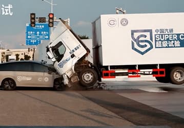 Новейший Li Auto отправил в воздух 8-тонный грузовик и вызвал споры о честности краш-теста
