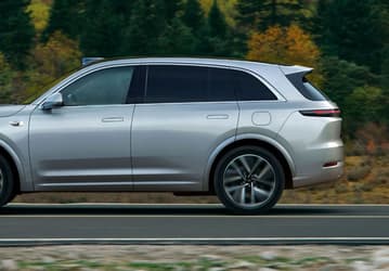 Гибридов в России уже больше, чем электромобилей. Li Auto L7 — самая популярная модель