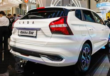 Lada Iskra SW Cross стартовала лишь на бумаге: в салонах — всего 40 выставочных машин на всю Россию