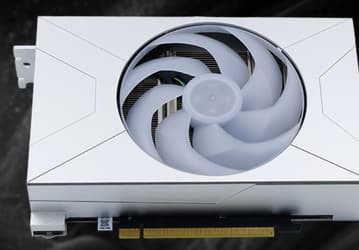 Первая в мире Nvidia RTX 5060Ti с одним вентилятором. Представлена крошечная видеокарта от Xifeng