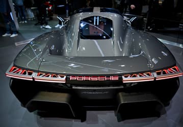 Электромобили не нужны? Porsche отказывается от планов по производству собственных аккумуляторов