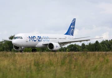 Авиалайнер МС-21 уже налетал более 70 часов во время сертификационных испытаний