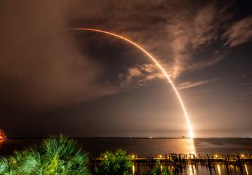 SpaceX в 450-й раз повторно запустила ракету семейства Falcon. Конкретно данный ускоритель использовался 21 раз