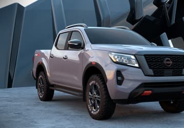 Проверенный временем большой рамный полноприводный Nissan — всего 3,5 млн рублей.  Дилеры вновь предлагают Nissan Navara, который официально продавался в России