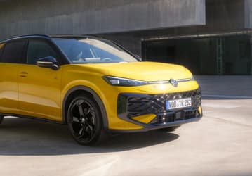Volkswagen обновил свой самый популярный кроссовер: представлен новый Volkswagen T-Roc, теперь это гибрид