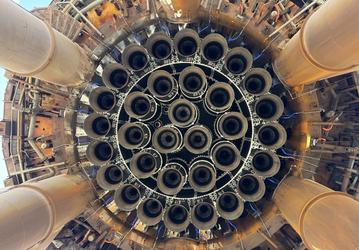 Starship V4 будет ещё длиннее и получит 42 двигателя: когда полетит новый колосс