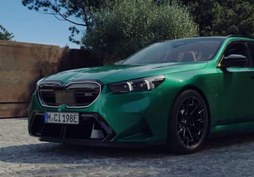 Универсал мечты едет в России, но для некоторых он так и останется мечтой. BMW M5 Touring 2025 оценили 22,3 млн рублей