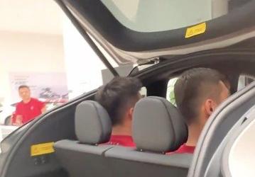 Tesla разместила шестерых взрослых ростом более 180 см в трёхрядной Model YL. Видео раскритиковали в Сети