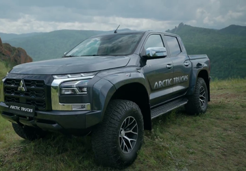В России прокачали Mitsubishi L200: внедорожник получил огромные шины, дорожный просвет увеличился до 270 мм
