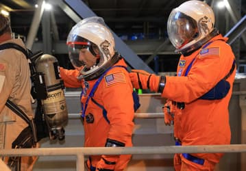Астронавты NASA отрепетировали ночной запуск Artemis II, отработав все сценарии, включая экстренную эвакуацию