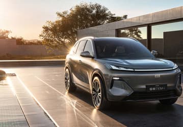 3,7 млн рублей за новый экономичный кроссовер Geely. Названа ориентировочная стоимость Geely Galaxy Starship 7 для России