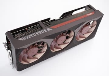 Да, это самая большая видеокарта на рынке и самая дорогая RTX 5080, но она феноменально тихая и холодная. Опубликованы тесты Asus RTX 5080 Noctua Edition