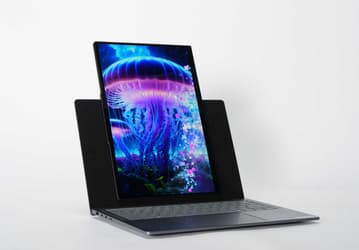 Ноутбук с названием «Проект Пиво». Lenovo показала необычный ноутбук с экраном, который можно развернуть вертикально 