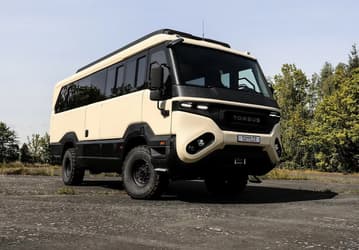 Внедорожный автобус-монстр Torsus Liberra превратили в роскошный отель на колесах — идеальный автодом для России, у кого есть 662 тысячи долларов