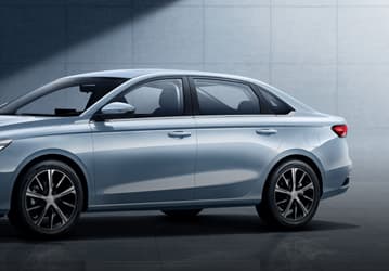 Geely Emgrand — бюджетный седан с «автоматом» — может уйти из России, но ему уже найдена замена — помогут белорусы
