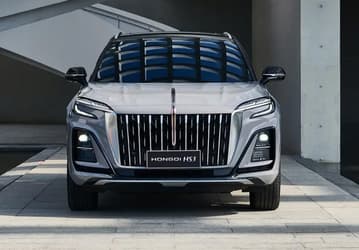 Россияне распробовали китайский премиум: продажи Hongqi растут на падающем рынке, самая популярная модель — кроссовер Hongqi HS5