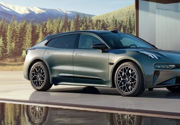 Эра Tesla в России закончилась? Американские автомобили Илона Маска уступили место китайским Zeekr