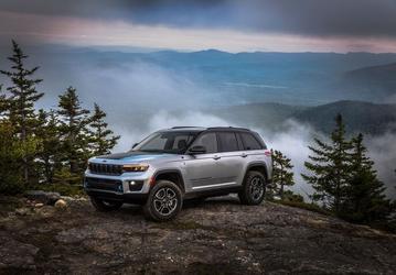 Jeep отзывает почти 92 000 Grand Cherokee 4xe из-за возможной потери мощности