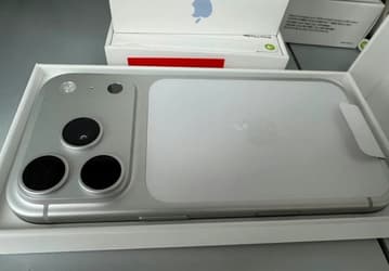 Распакованные iPhone 17 Pro в разных цветах показали до начала продаж