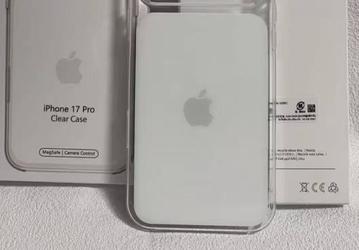 iPhone 17 Pro Clear Case показали вживую за неделю до презентации