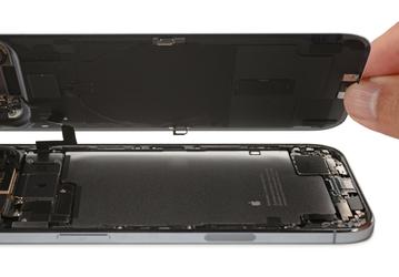 Самый тонкий iPhone в истории: насколько сложно ремонтировать iPhone Air, выяснили в iFixit