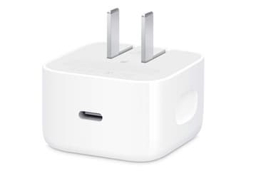 Apple выпустила интеллектуальный компактный адаптер на 40 Вт для быстрой зарядки iPhone 17
